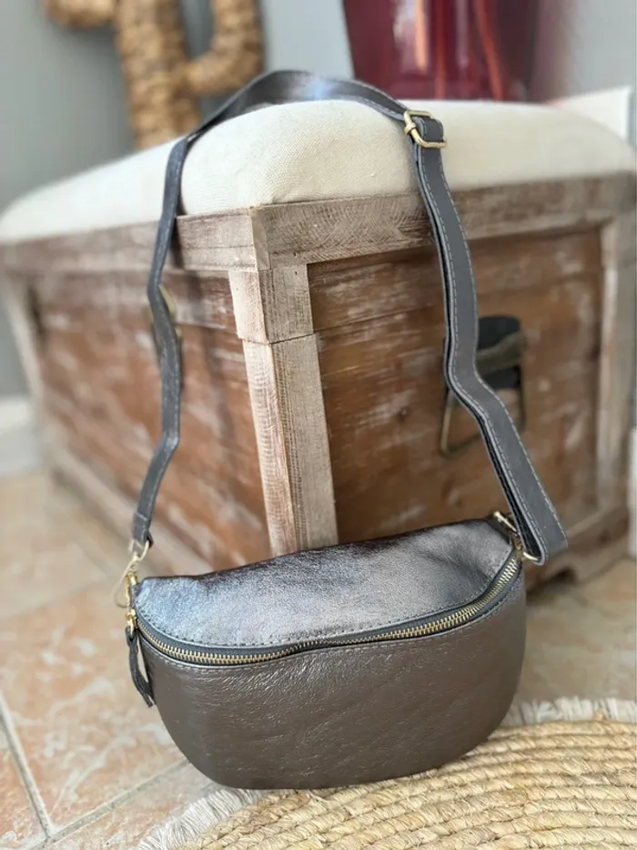 Sac banane cuir gris irisé - photo numéro 9