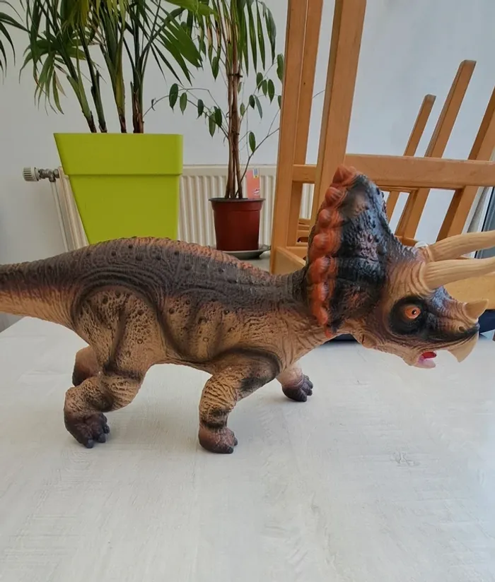 Jouet grand dinosaure - figurine - triceratops - photo numéro 5