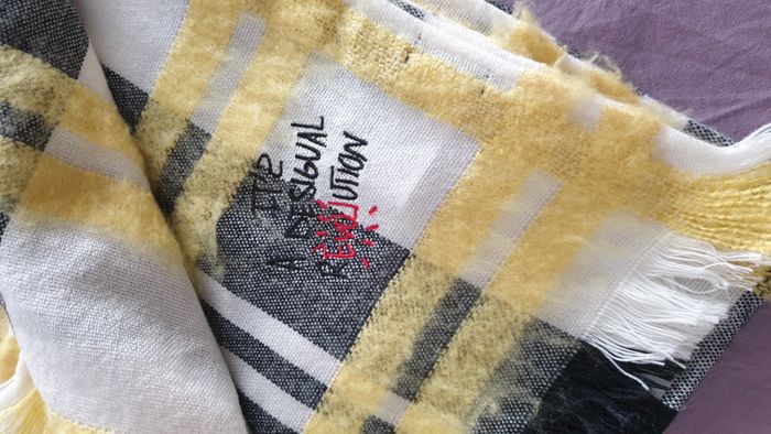 Châle Desigual - Neuf - photo numéro 2