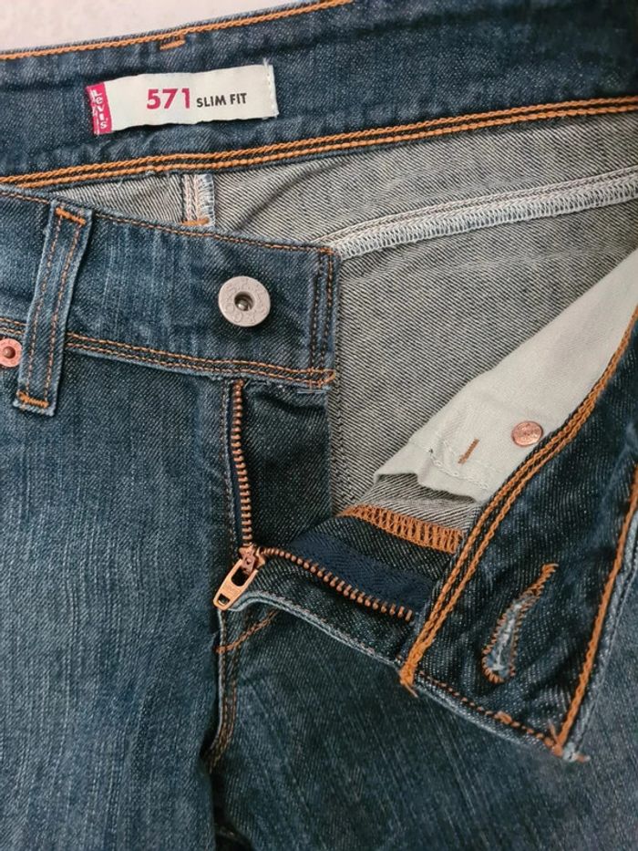 Jean 571 levi's w28 L32 en excellent état - photo numéro 5