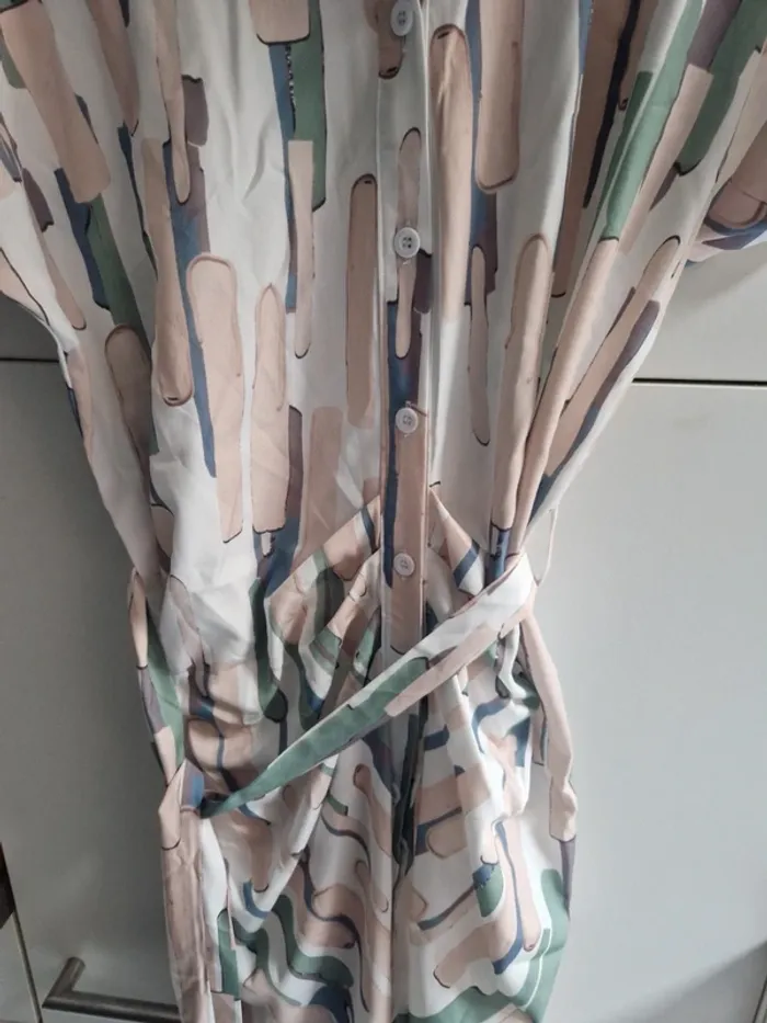 Robe SHEIN neuve - photo numéro 3