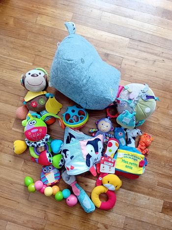 Lot de jouets d'éveil