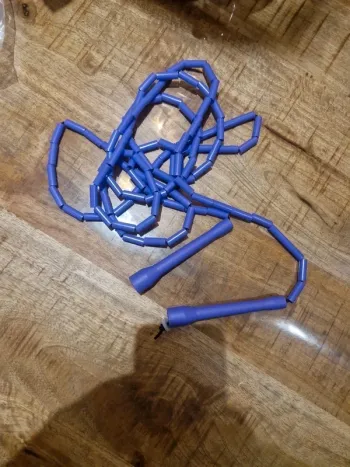 Corde a sauter 120 g neuve réglable