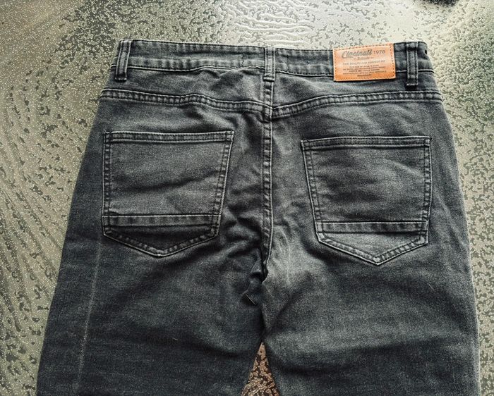 Jean noir / Taille 40 - photo numéro 4