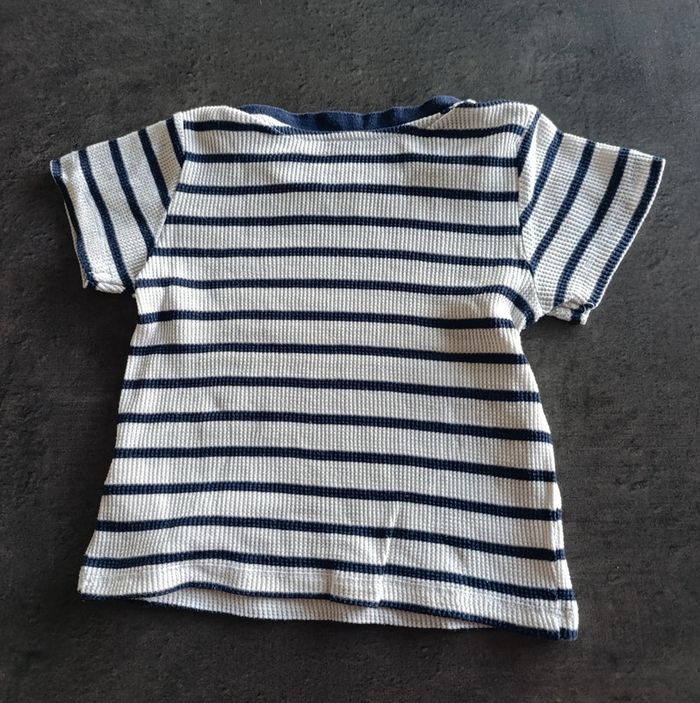 T-shirt manches courtes à rayures
Taille 18-24 mois - photo numéro 2