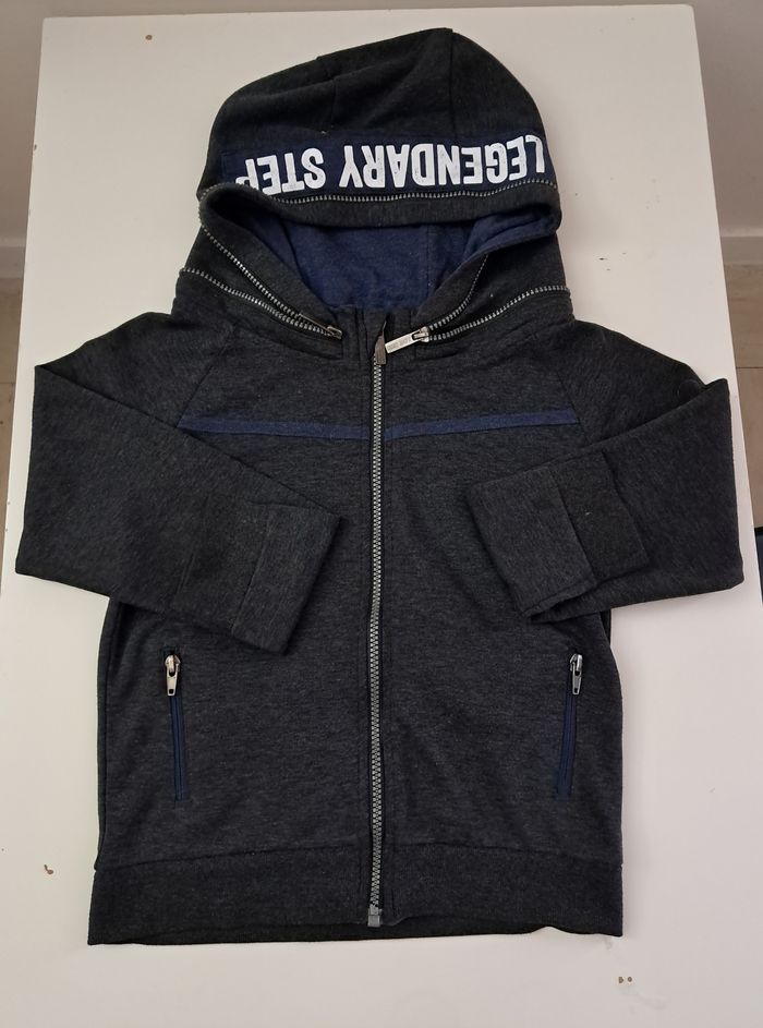 Gilles zippé avec capuche