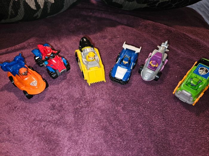 Lot 6 véhicules paw patrol