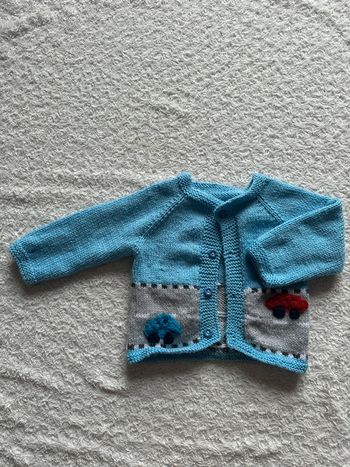Gilet fait main T 6 mois