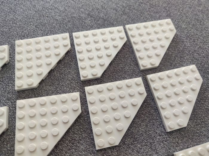 Lot 14 pièces blanches 6x6 bisottées - en parfait état - vrai Lego - photo numéro 4