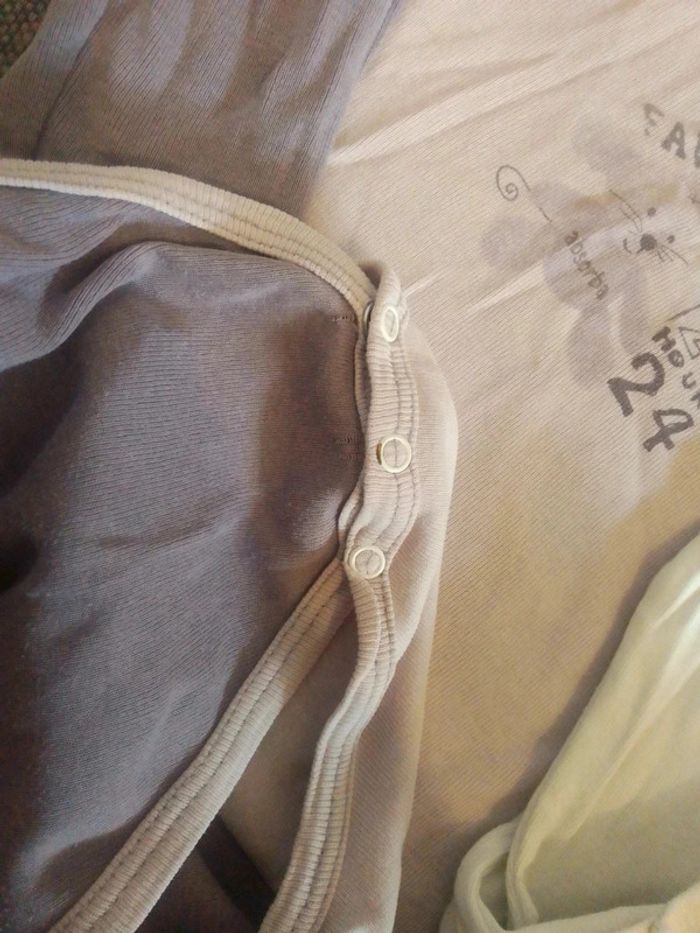 Lot 2 bodies 2 ans fille - photo numéro 4