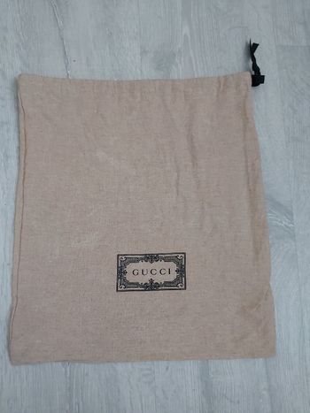 Housse vêtement Gucci 