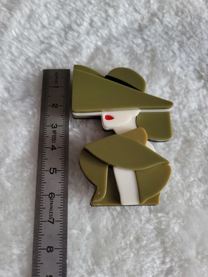 Broche dame kaki et son chapeau - photo numéro 6