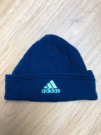 Bonnet bleu bébé