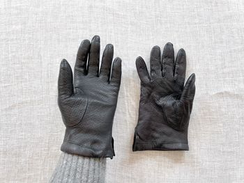 Paire de gant noir fabriqué en Italie doublure