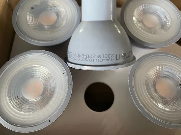 lot de 6 ampoules , Lampes GU 10 à Réflecteur Led jaune 4 w équivalant a 50 w Halogène - photo numéro 2