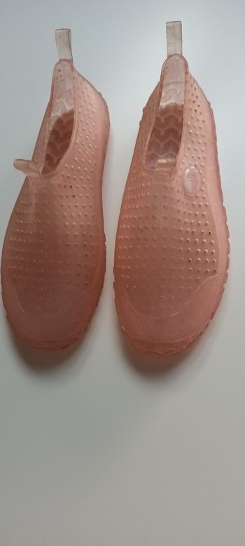 Chaussures de plage roses