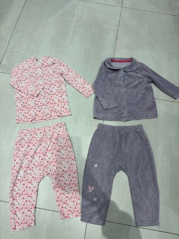 Lot de 2 ensembles pyjamas 18M
