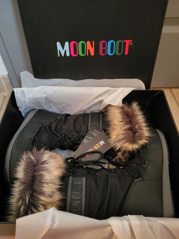 Moon boot haute noir neuves taille 35