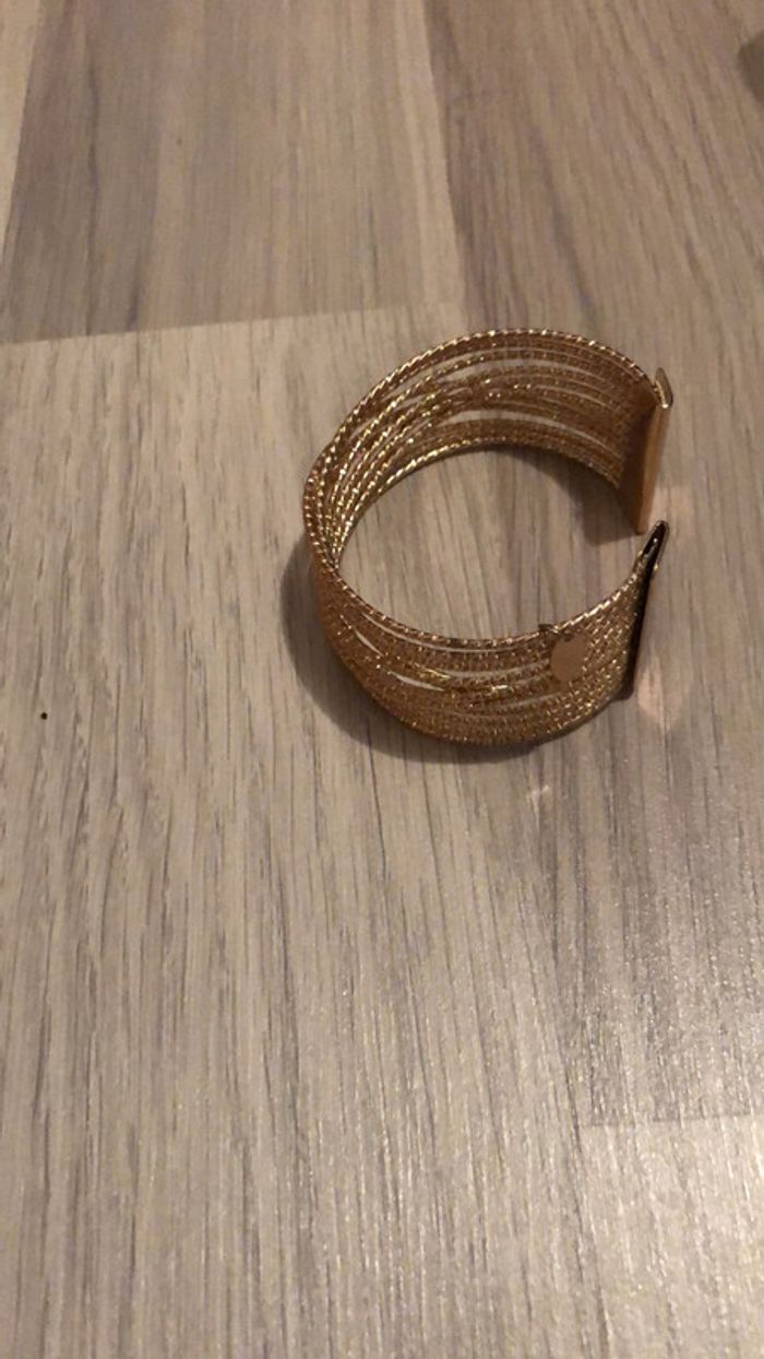 Bracelet