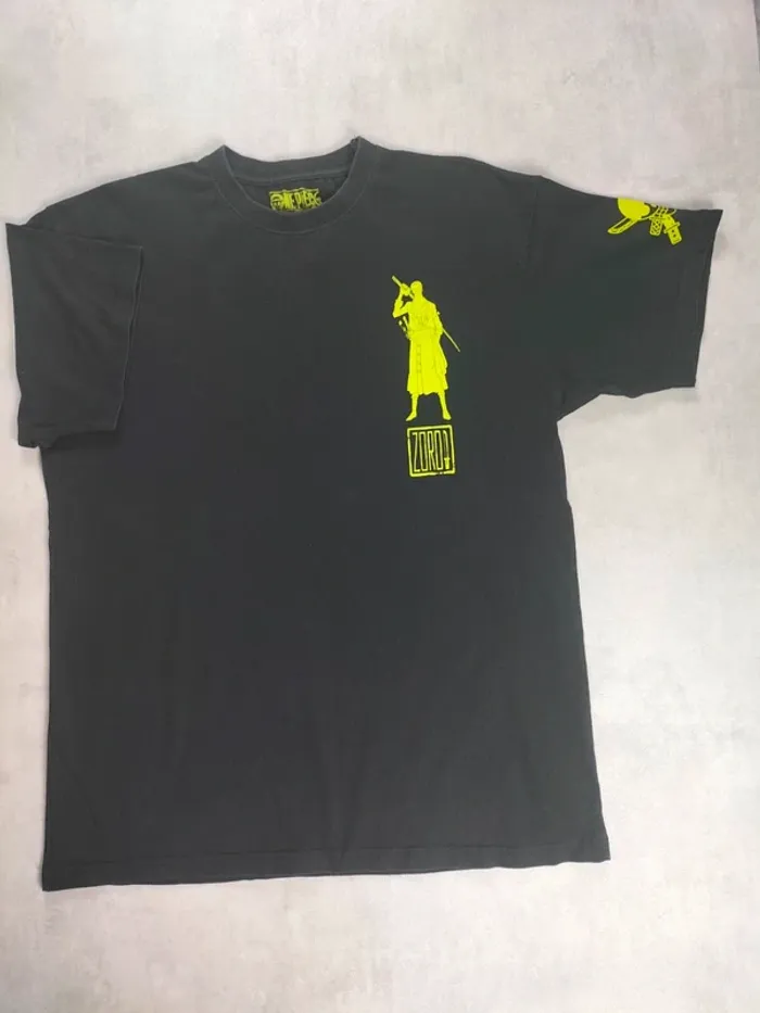 T-shirt One Piece Zoro – Pull&Bear (Taille M) - photo numéro 2