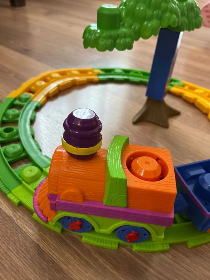 Petit circuit train Mega Bloks Disney - photo numéro 3