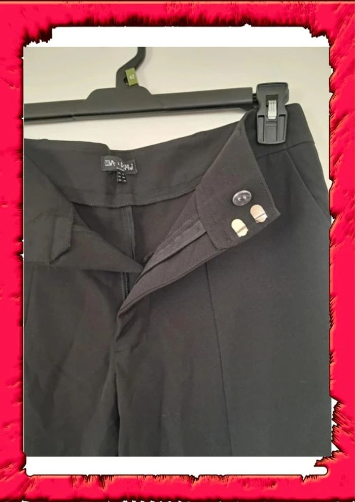 Elegant pantalon patte d'éléphant et fendu sur le bas - photo numéro 4