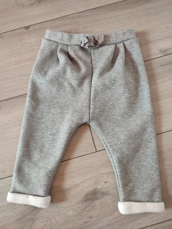 Pantalon doublé Kiabi 9 mois gris argenté paillettes