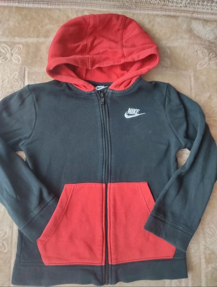 Veste de jogging Nike taille 128/137