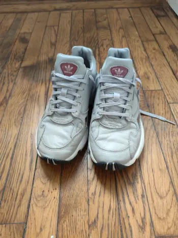 Baskets gris