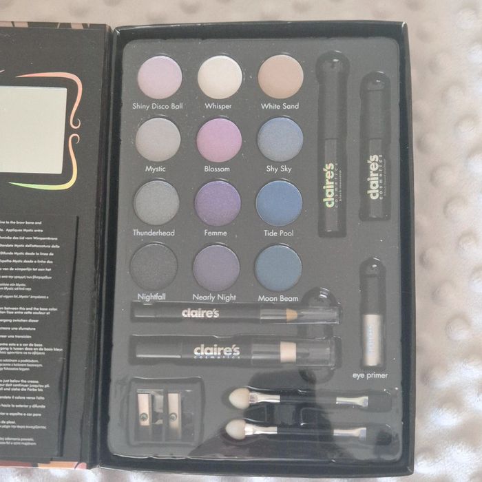 Palette à maquillage " Smokey eyes " neuve - photo numéro 2