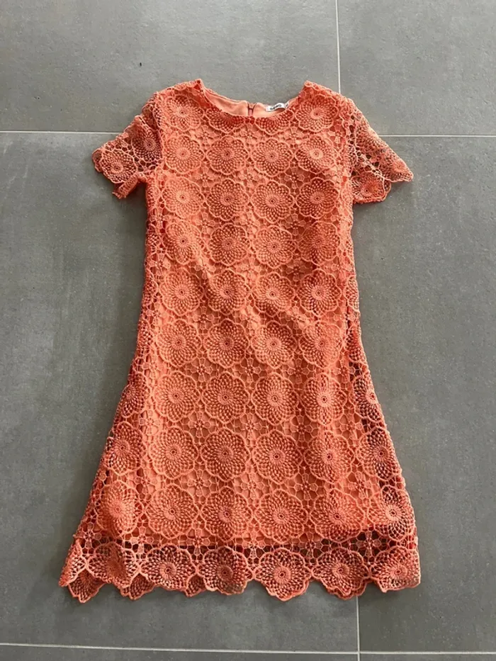 Robe dentelle corail