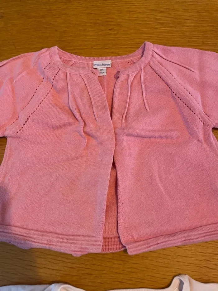 3 gilets fille 12 mois - photo numéro 4