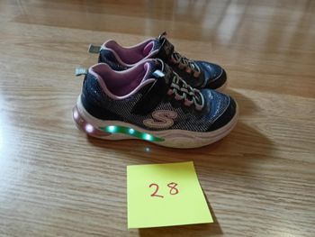 Skechers en 28