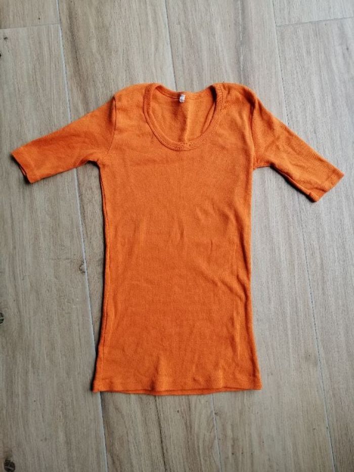 T shirt manches courtes en bon état