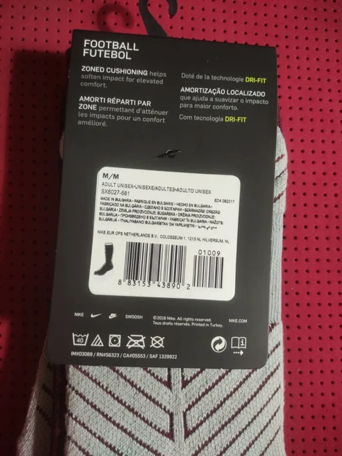 Chaussettes de foot FC Barcelone, Nike Authentique Officiel taille 38/42, Neuf - photo numéro 8