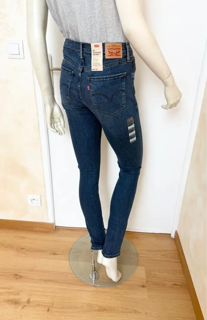 Jean Levi’s 311 Shaping Skinny – Taille 28/32 – bleu denim – Neuf avec étiquette - photo numéro 5