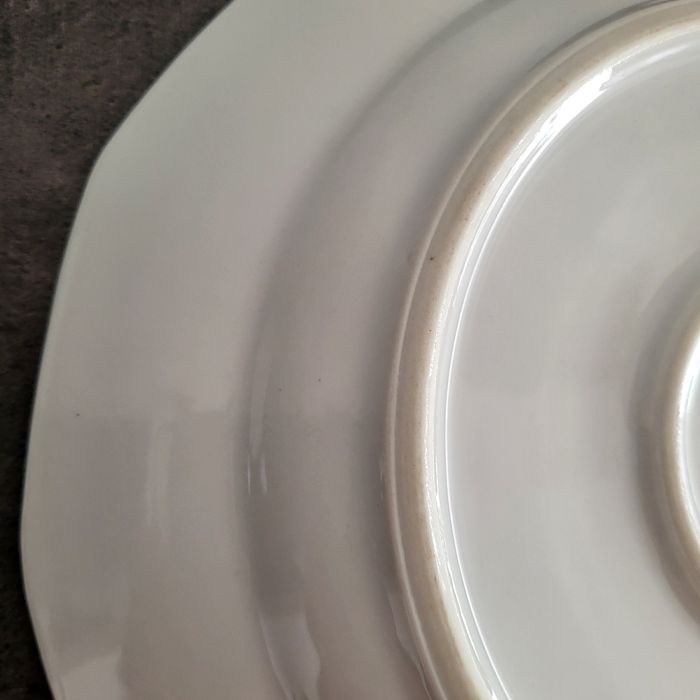 Assiette/plat vintage en porcelaine fleurie CH-R en excellent état - photo numéro 9
