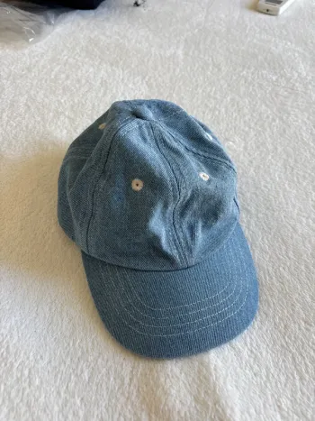 Casquette bout’chou en jean bleu clair taille 49 cm (18 mois)