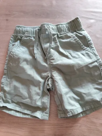 Short pantacourt vert clair