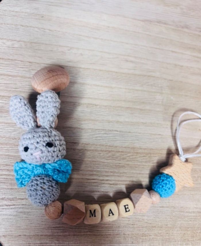 Attache tétine personnalisé