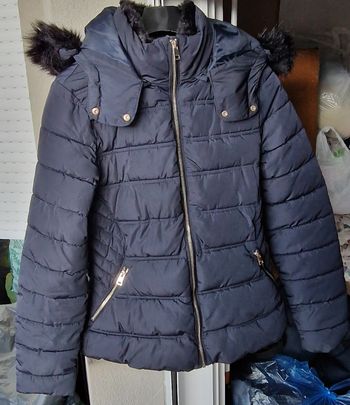 Doudoune courte Camaïeu bleu marine – T36 – Capuche fausse fourrure