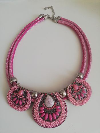 Collier rose strass et perles de rocailles