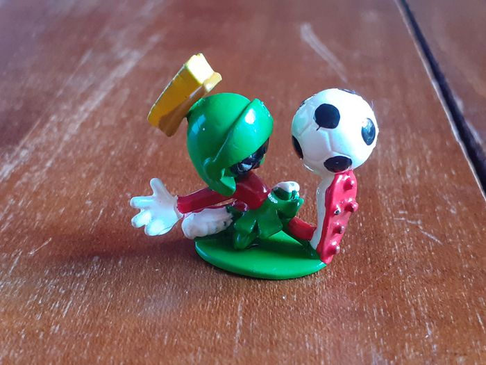 Mini Figurine Marvin le martien football