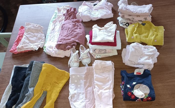 Lot vêtements bébé fille 3 mois - 28 pièces