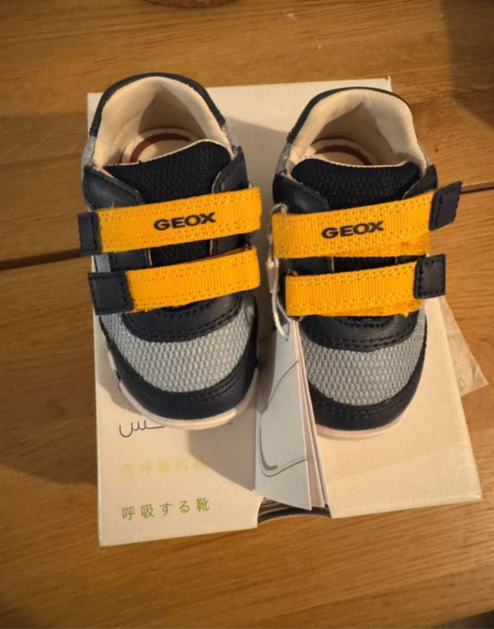 Basket GEOX bébé garçon neuve avec étiquette t19