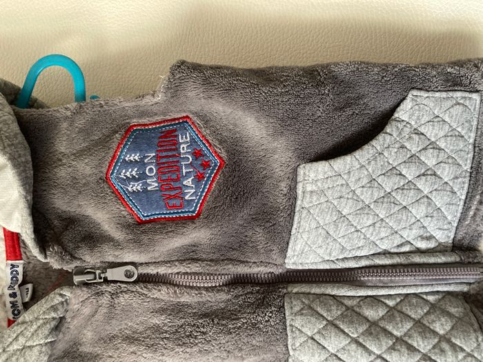 gilet polaire sans manches avec capuche taille 1 an - photo numéro 2