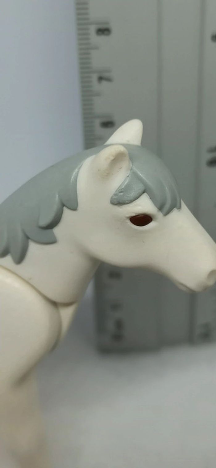 Cheval blanc avec dessin de couverture violet playmobil - photo numéro 2