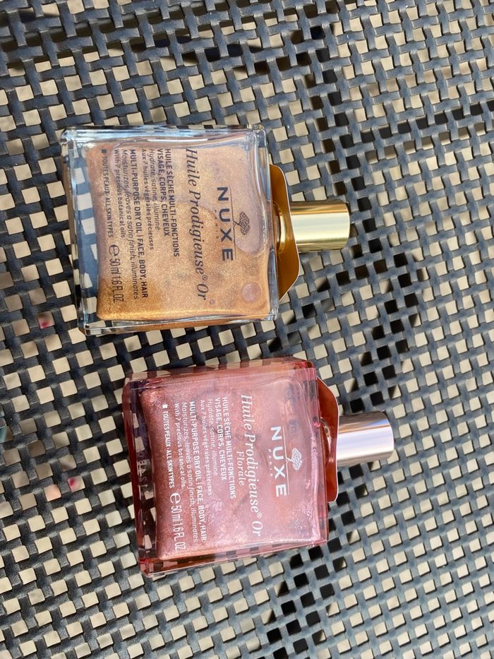 Lot de flacons neufs huile prodigieuse