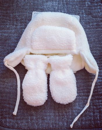 Ensemble  bonnet et mouffles