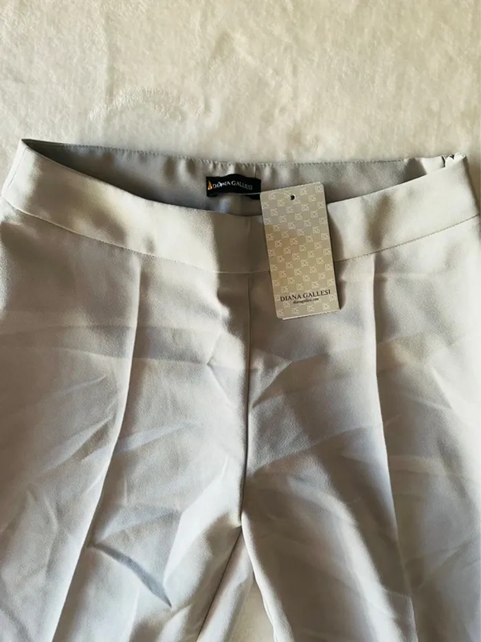 Pantalon droit neuf femme Diana Gallesi